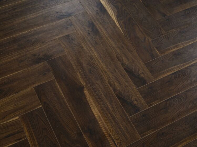 517 Дуб Винчестер Lamiwood Chester herringbone 12мм