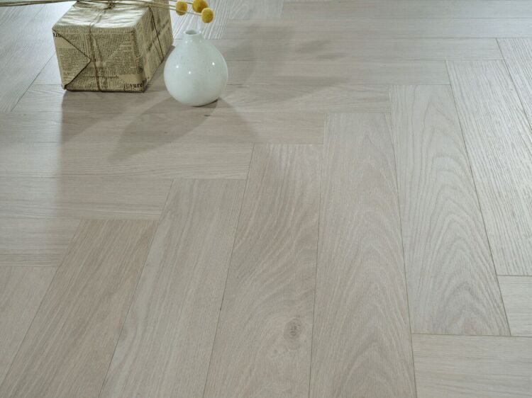 520 Дуб Бостон Lamiwood Chester herringbone 12мм